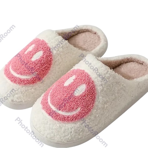 Smile motif pink slippers molded bottom NWT size 8.5-9 Fun summer gift beach - Picture 1 of 4